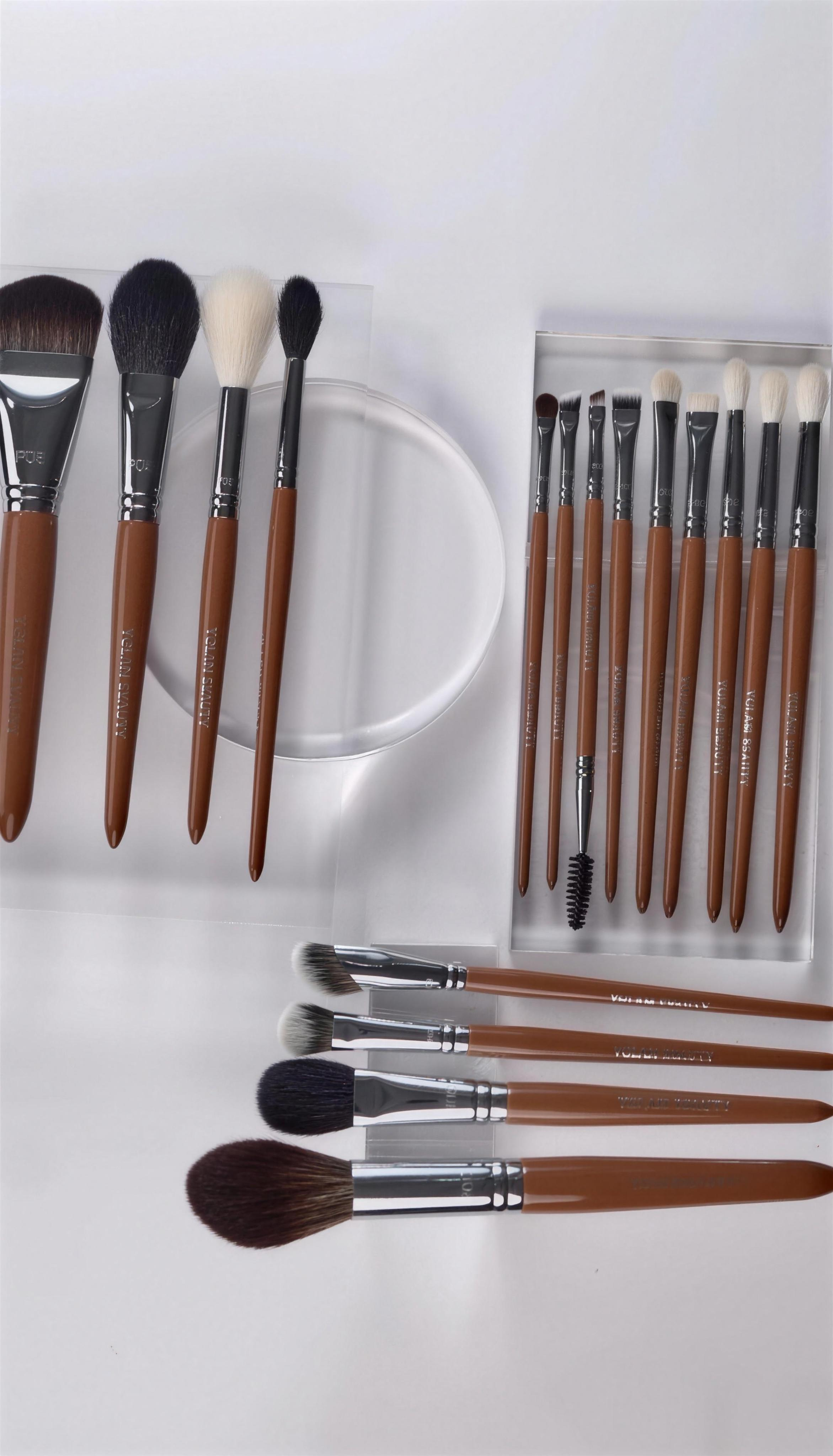 YGlam brush set — detail view